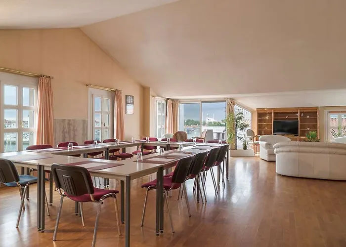 Og Saint Jean D Acre Otel *